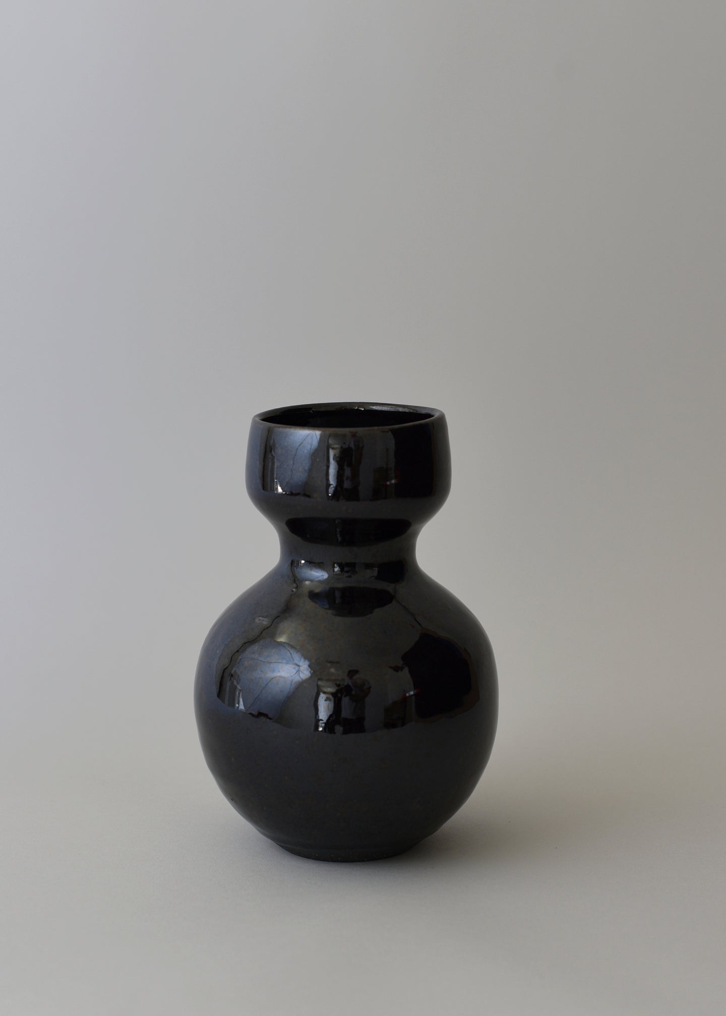 Flora Bud Vase in Dark Amber - Victoria Morris Pottery
