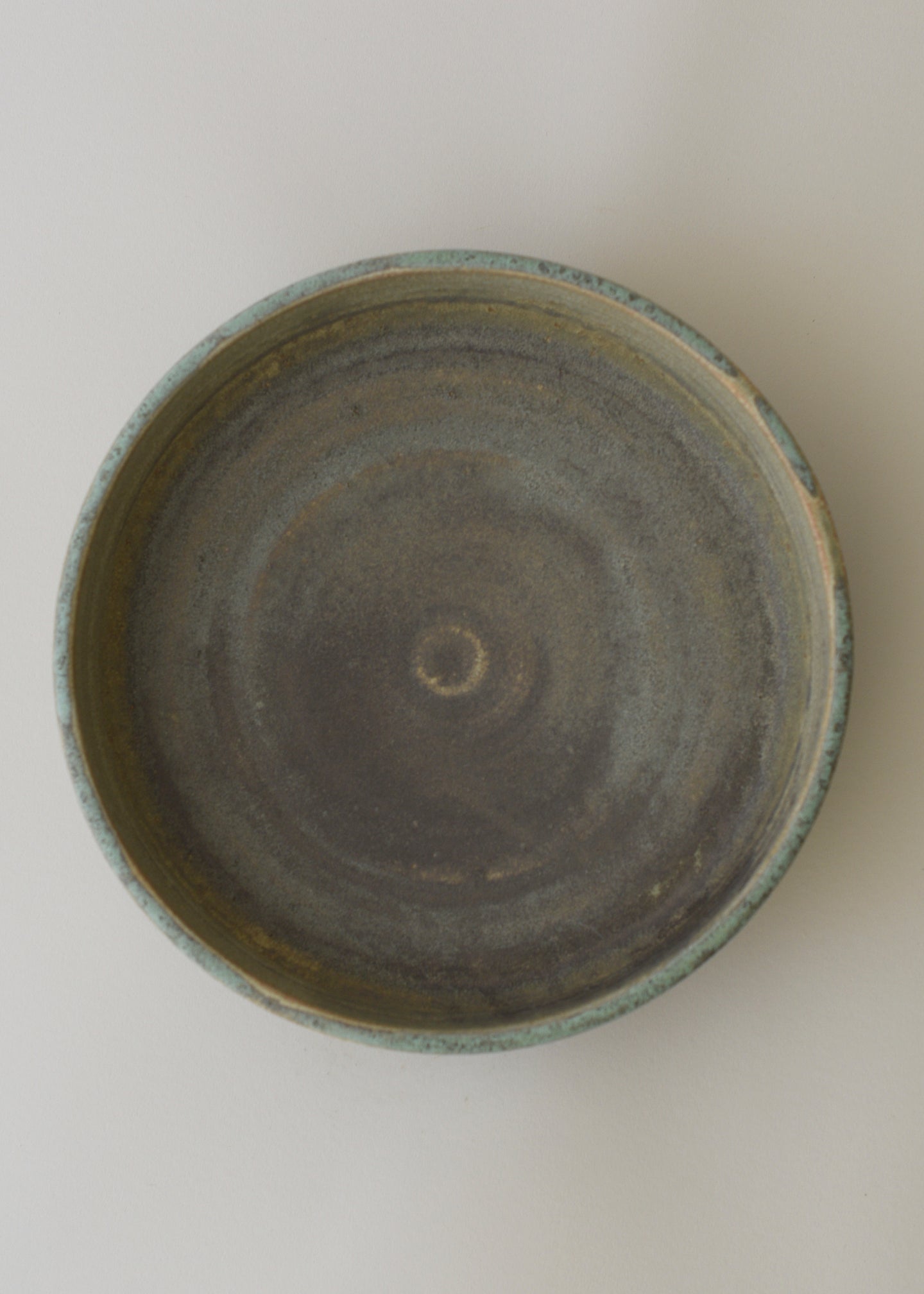 Lined Low Series Bowl in Mineral - Victoria Morris Pottery