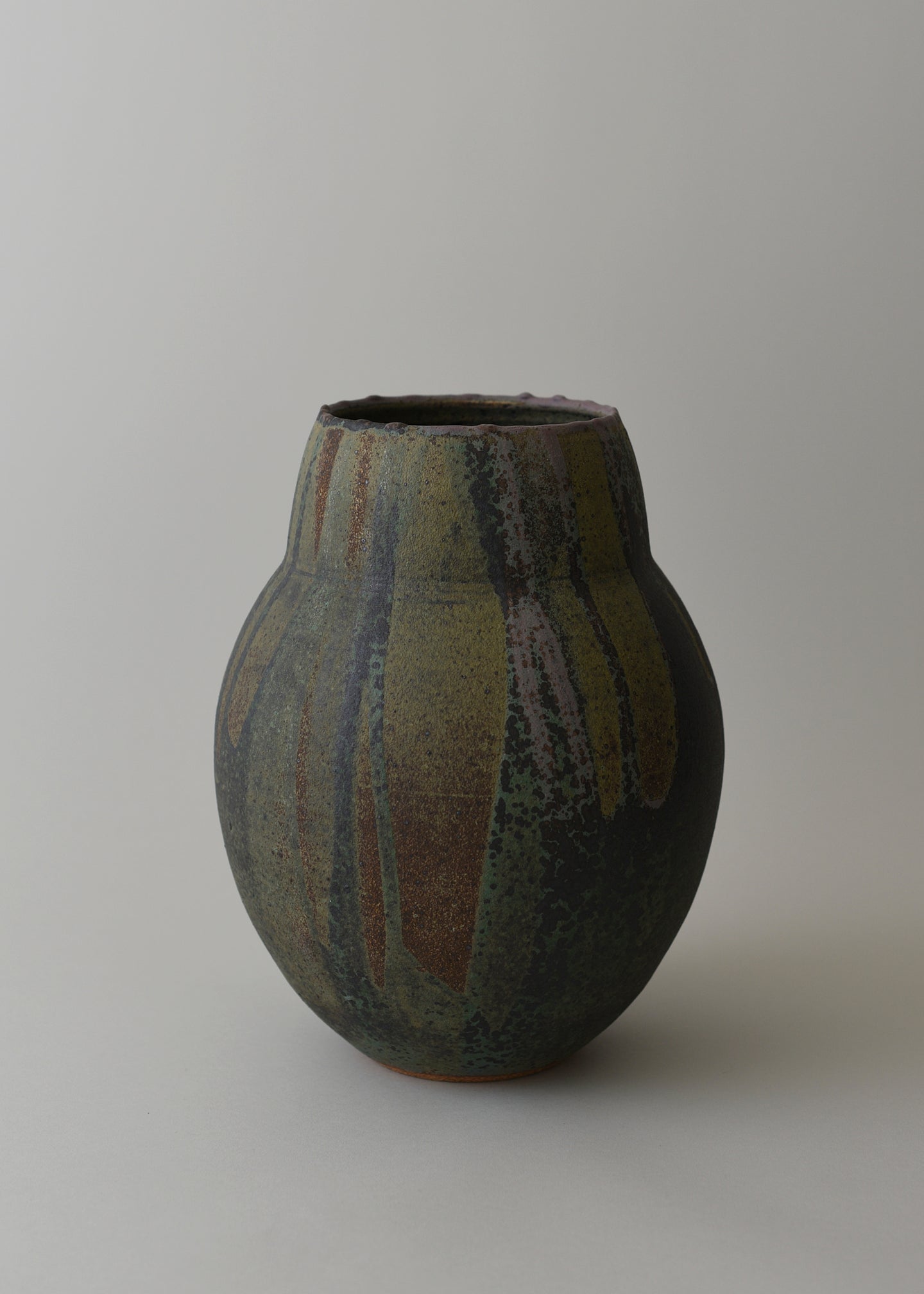Echo Vase in Lichen - Victoria Morris Pottery