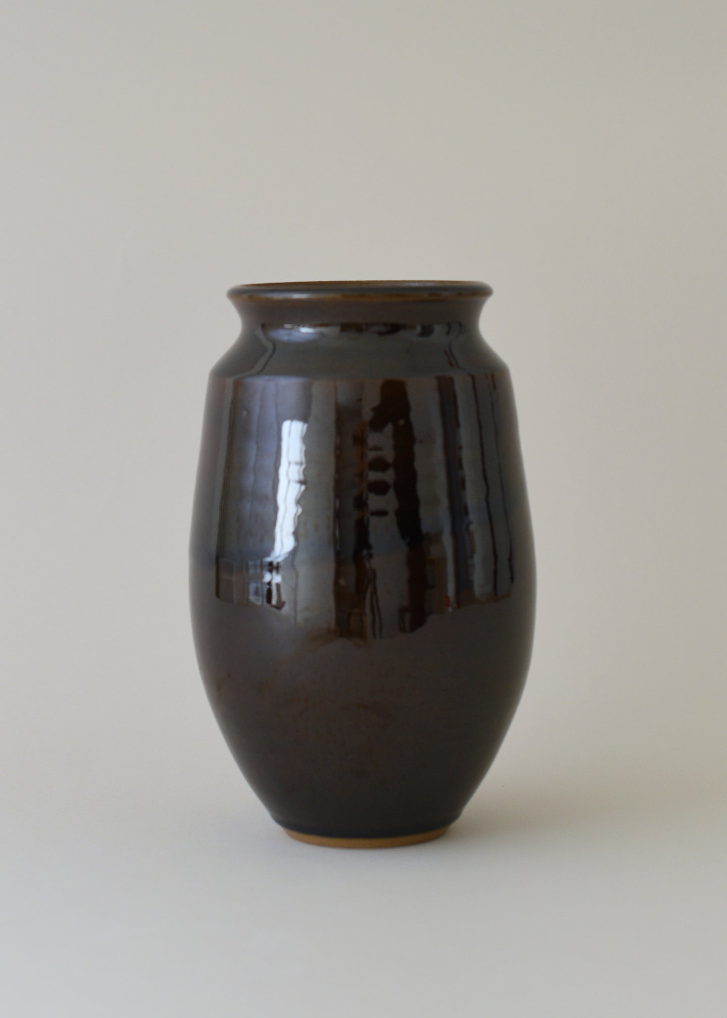 Poppy Series Vase in Dark Amber - Victoria Morris Pottery