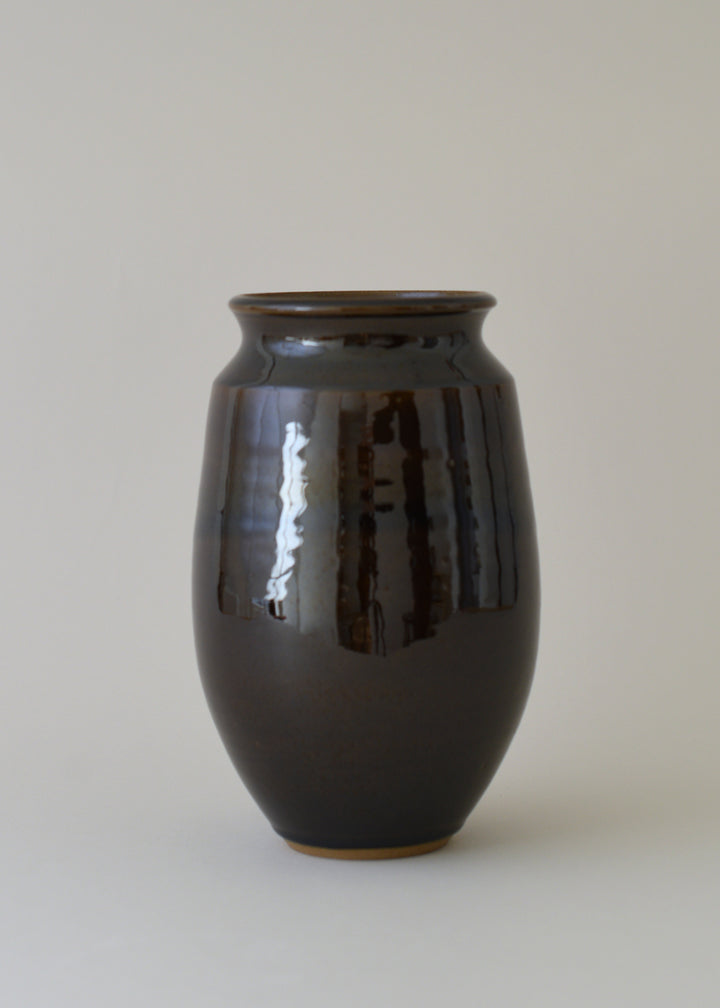 Poppy Series Vase in Dark Amber - Victoria Morris Pottery