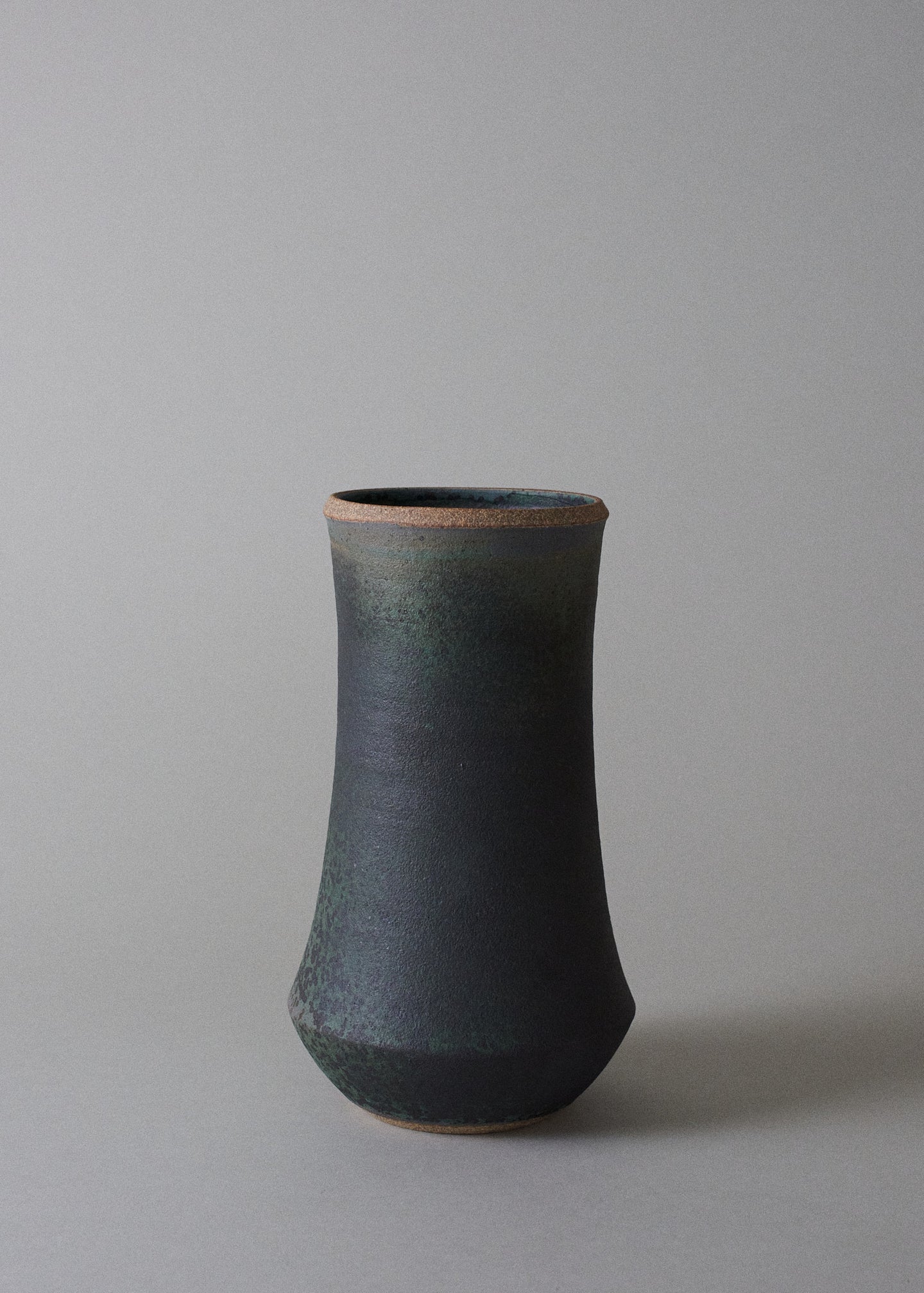 Artemis Vase in Lichen - Victoria Morris Pottery