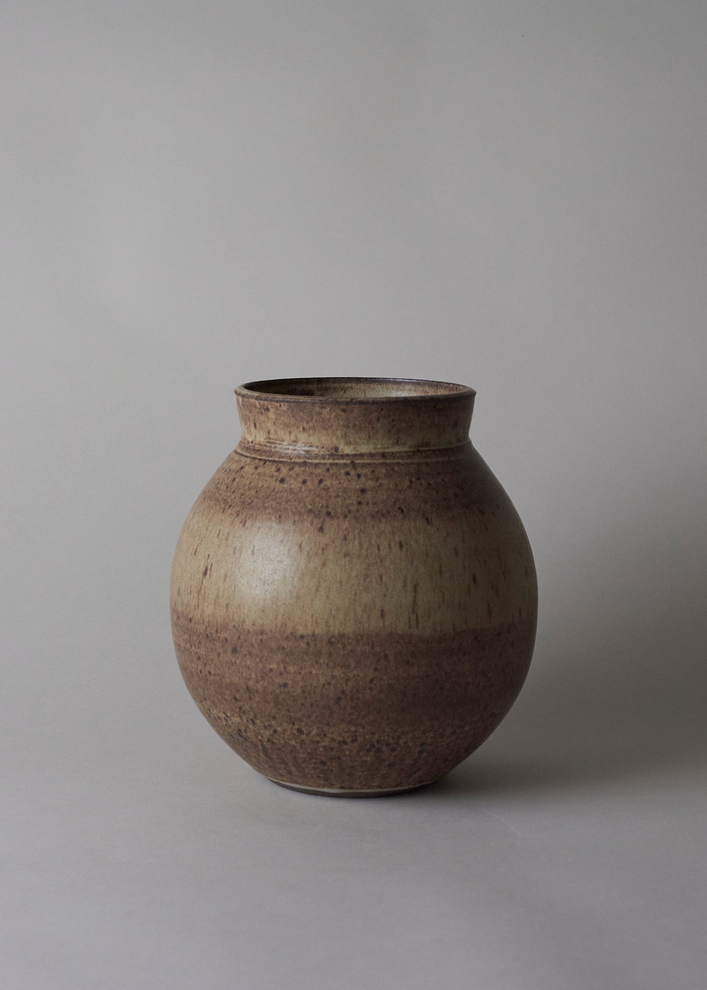 Deco Series Vase in Live Oak - Victoria Morris Pottery