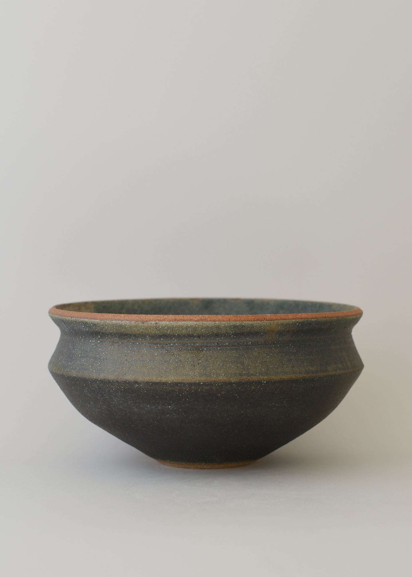 Diana Bowl in Lichen - Victoria Morris Pottery