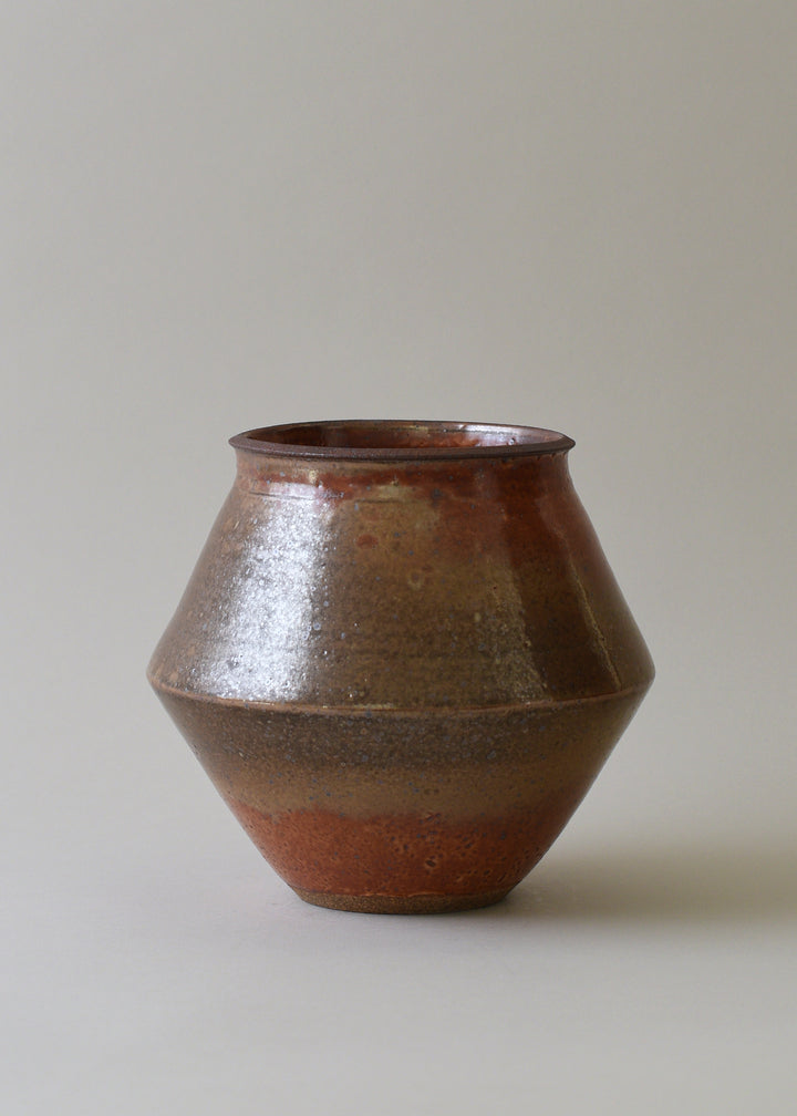 Diana Series Vase no. 3 in Shino - Victoria Morris Pottery