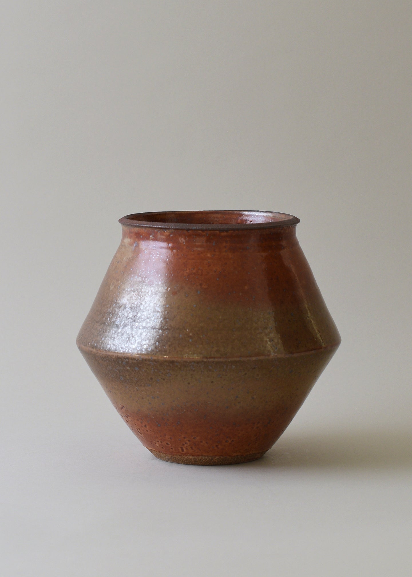 Diana Series Vase no. 3 in Shino - Victoria Morris Pottery