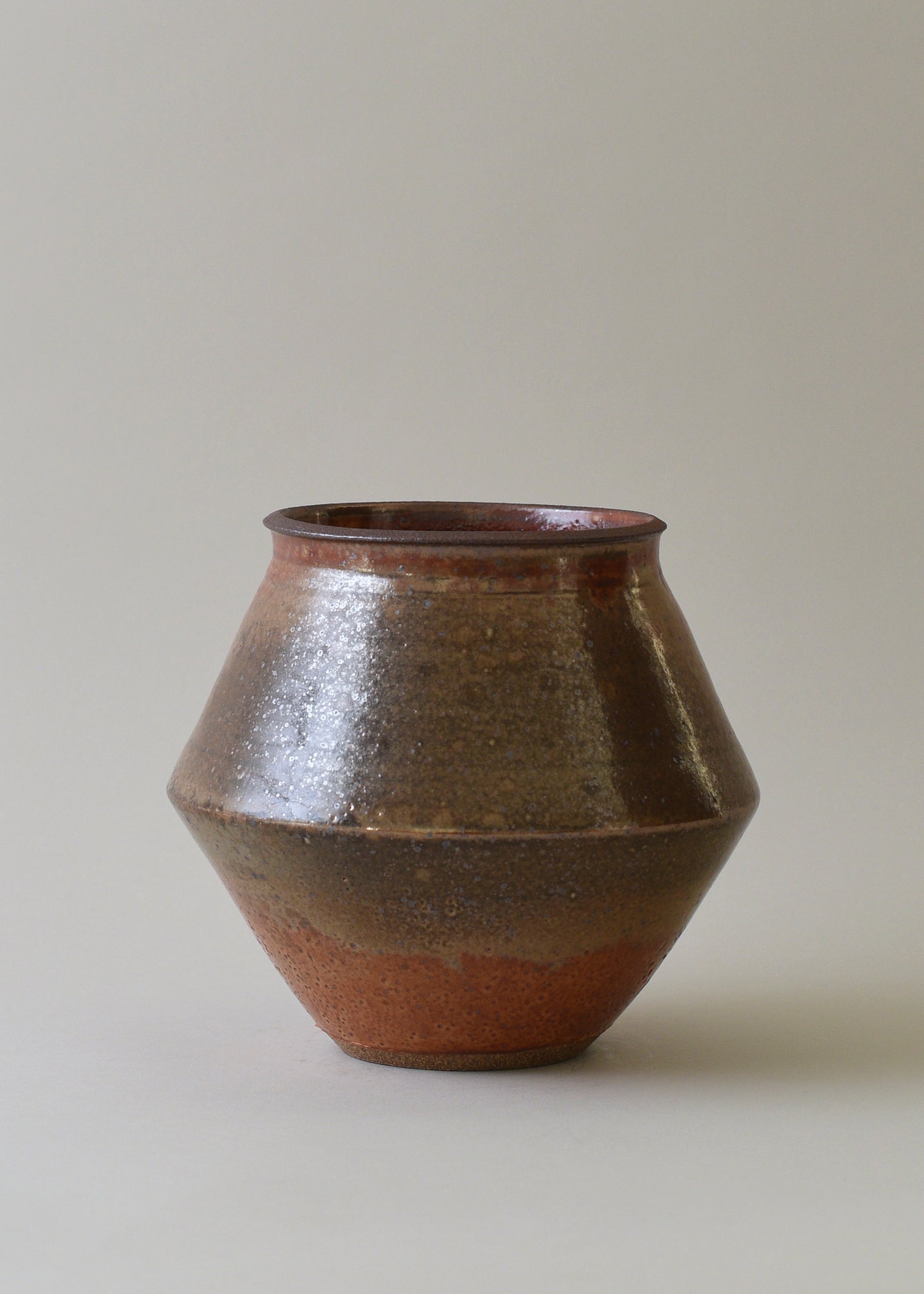 Diana Series Vase no. 3 in Shino - Victoria Morris Pottery