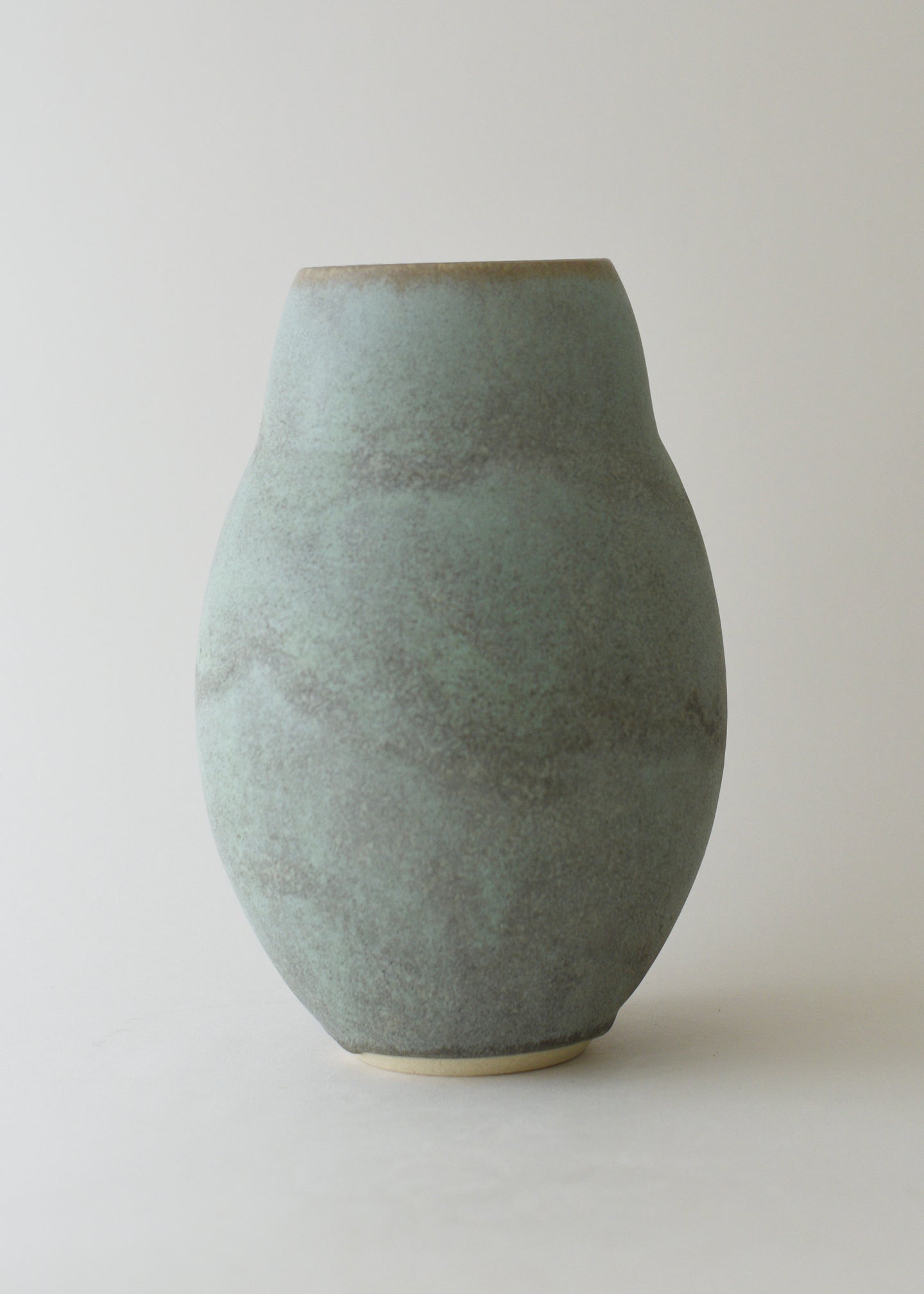 Echo Vase in Mineral - Victoria Morris Pottery
