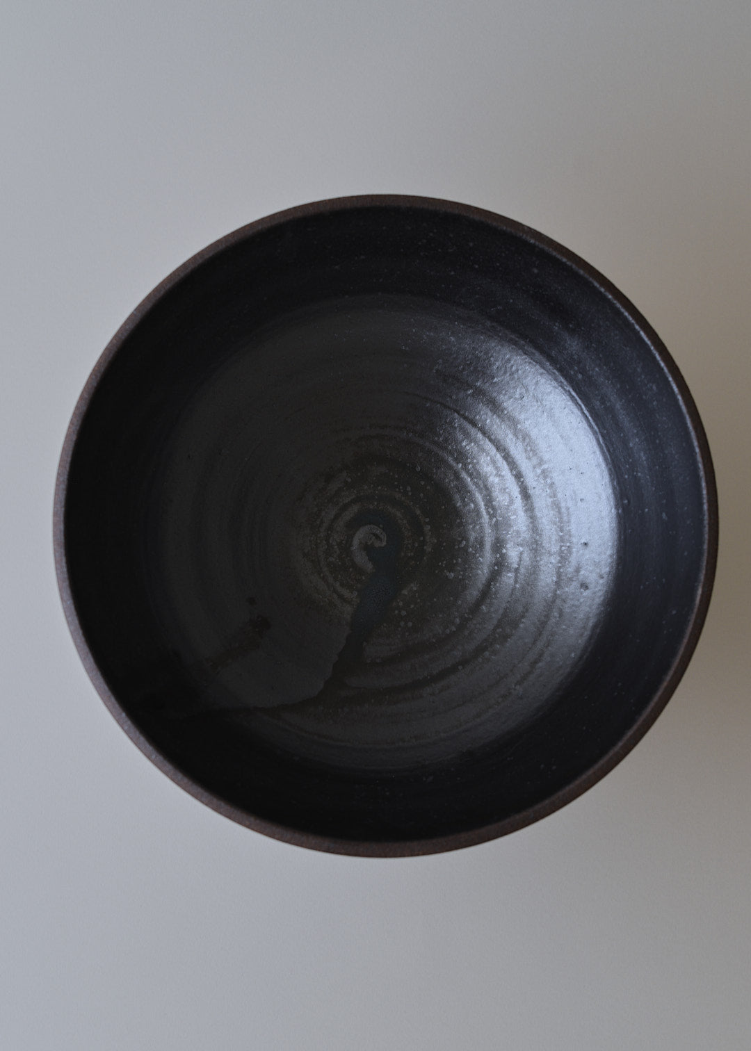 Large Footed Bowl in Iron Black No.2 - Victoria Morris Pottery
