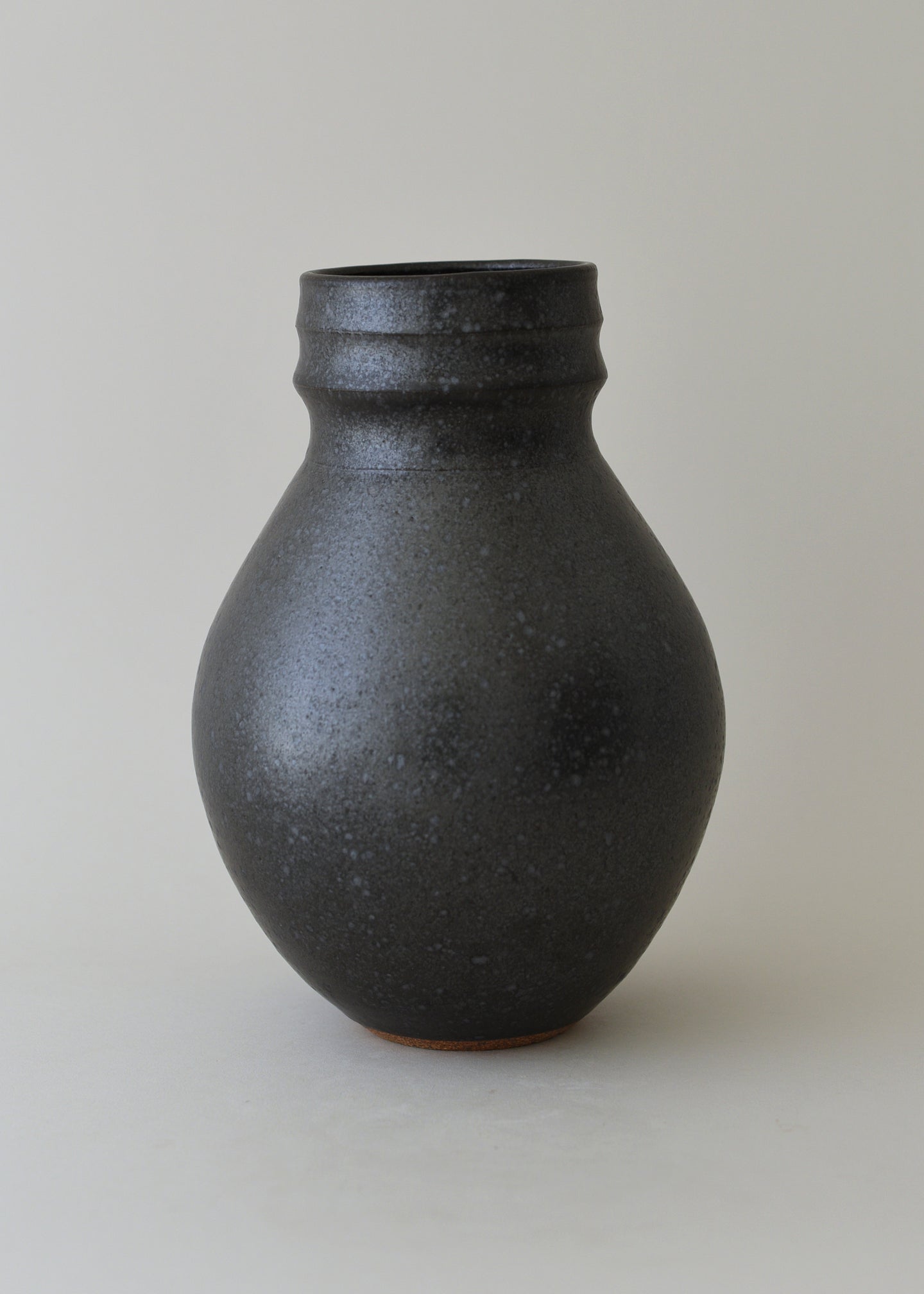 Large Flora Vase No.12 in Iron Black - Victoria Morris Pottery