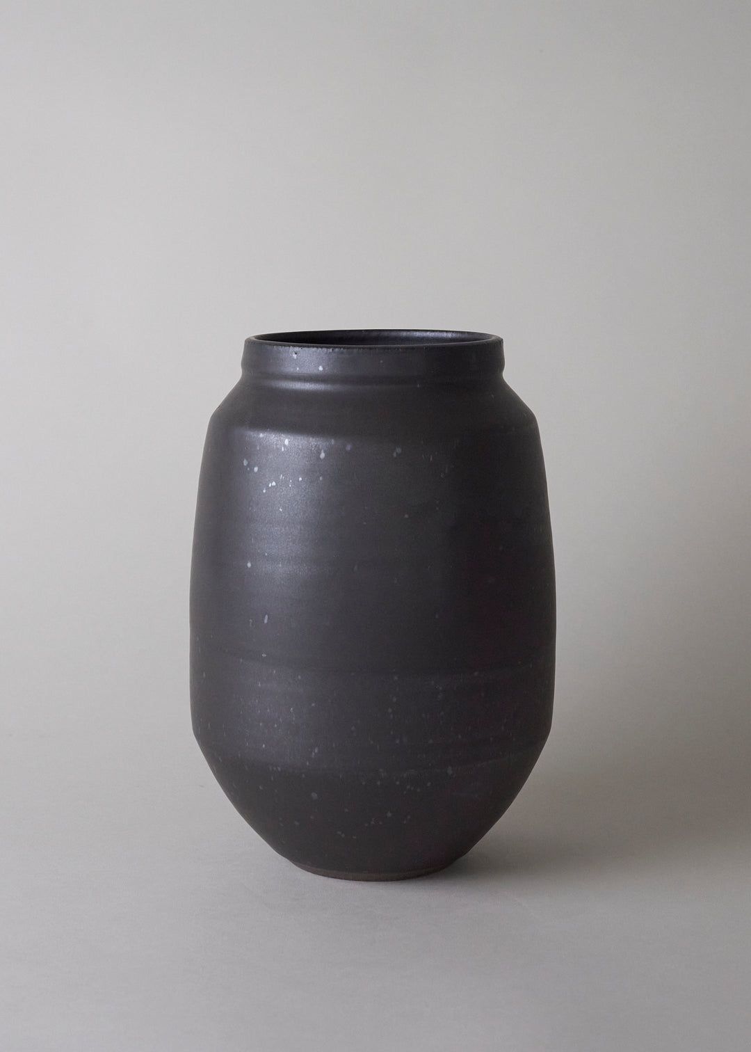 Large Poppy Vase no. 4 in Iron Black - Victoria Morris Pottery