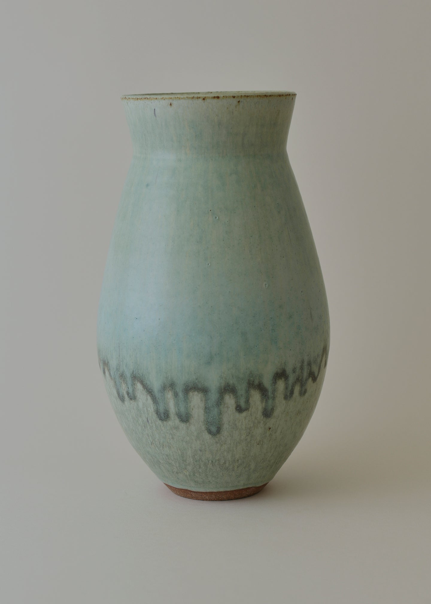 Deco Vase no. 1  in Cobre - Victoria Morris Pottery