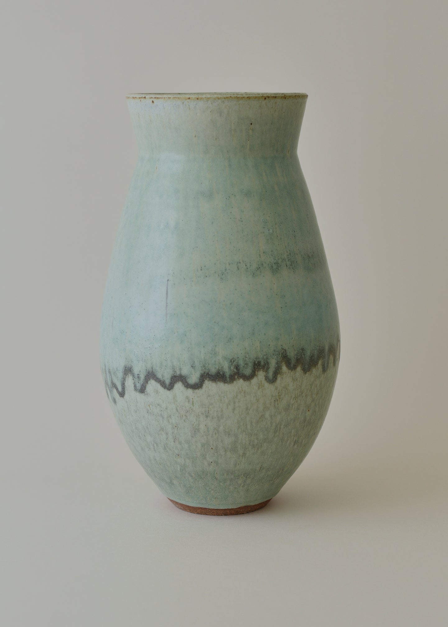Deco Vase no. 1  in Cobre - Victoria Morris Pottery