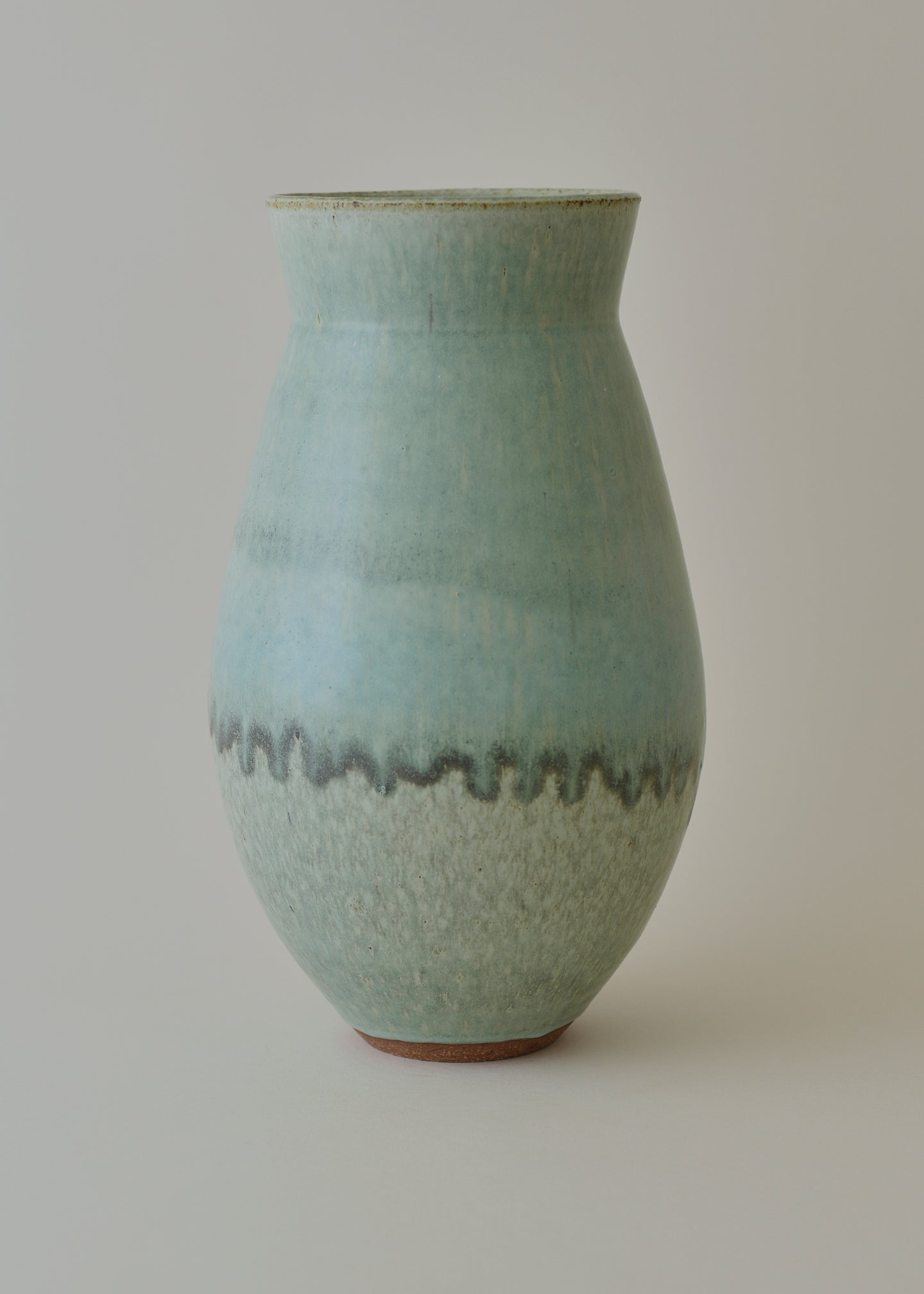 Deco Vase no. 1  in Cobre - Victoria Morris Pottery