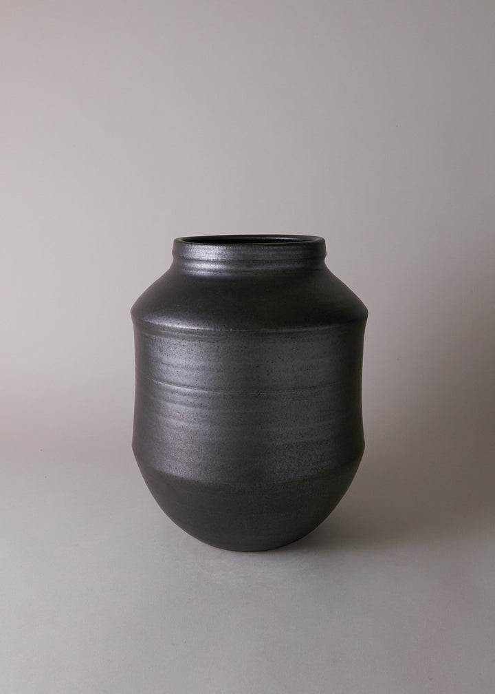 Large Elle Vase in Iron Black - Victoria Morris Pottery