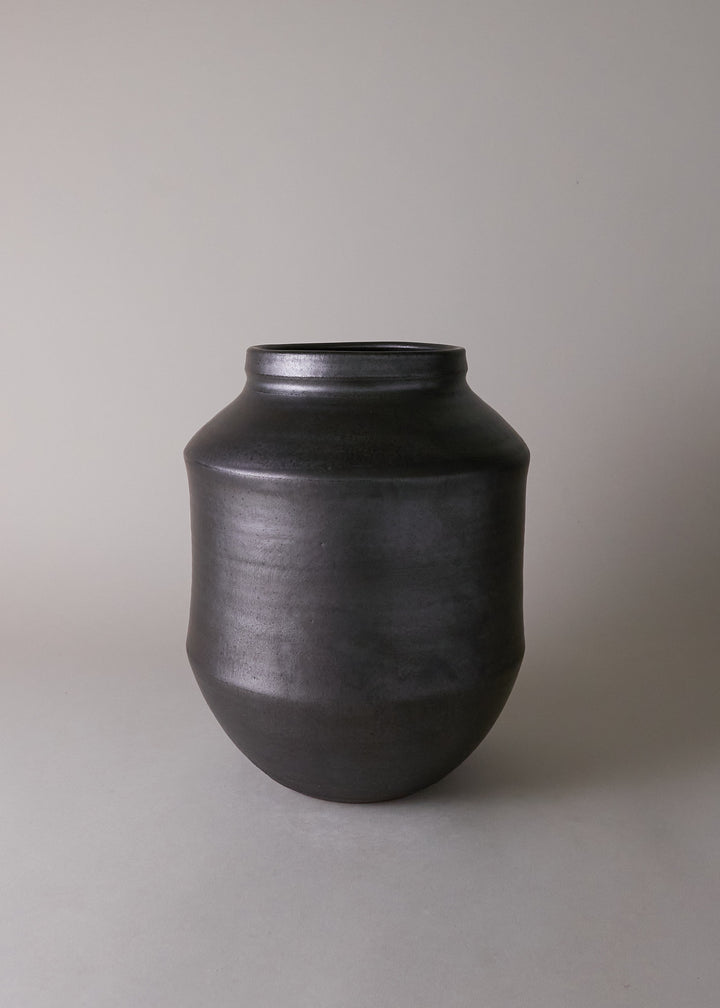 Large Elle Vase in Iron Black - Victoria Morris Pottery