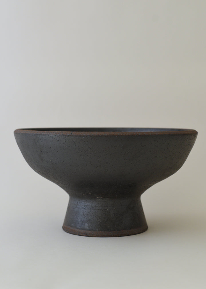 Large Footed Bowl in Iron Black No.2 - Victoria Morris Pottery
