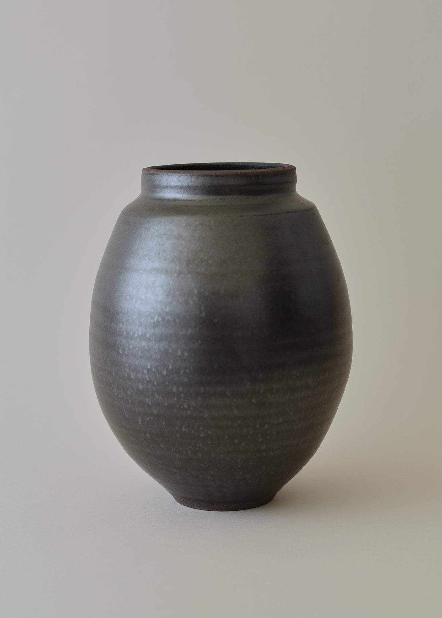Oval Series Vase in Iron Black - Victoria Morris Pottery