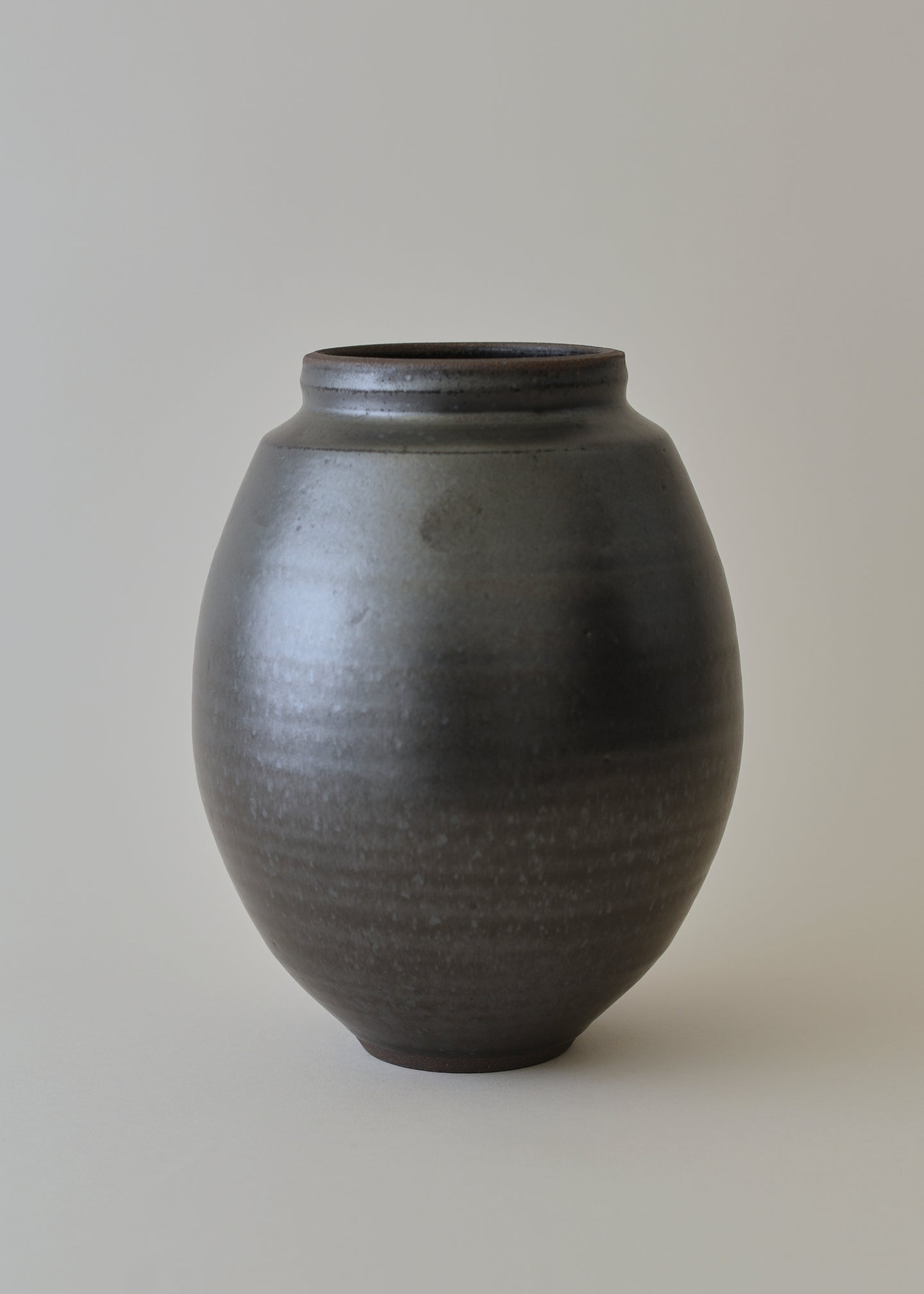 Oval Series Vase in Iron Black - Victoria Morris Pottery