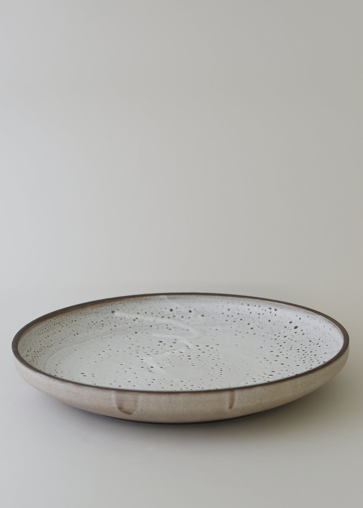 Large Platter in Poured White - Victoria Morris Pottery