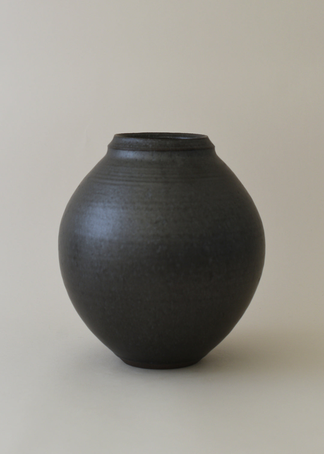 Round Vase Series in Iron - Victoria Morris Pottery
