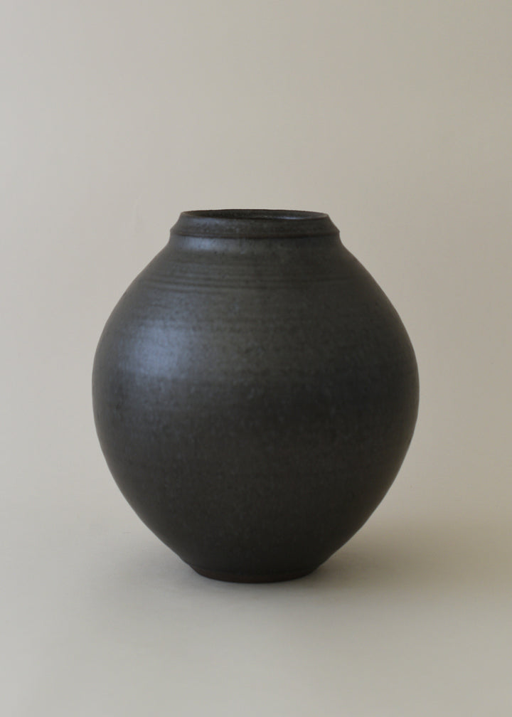 Round Vase Series in Iron - Victoria Morris Pottery