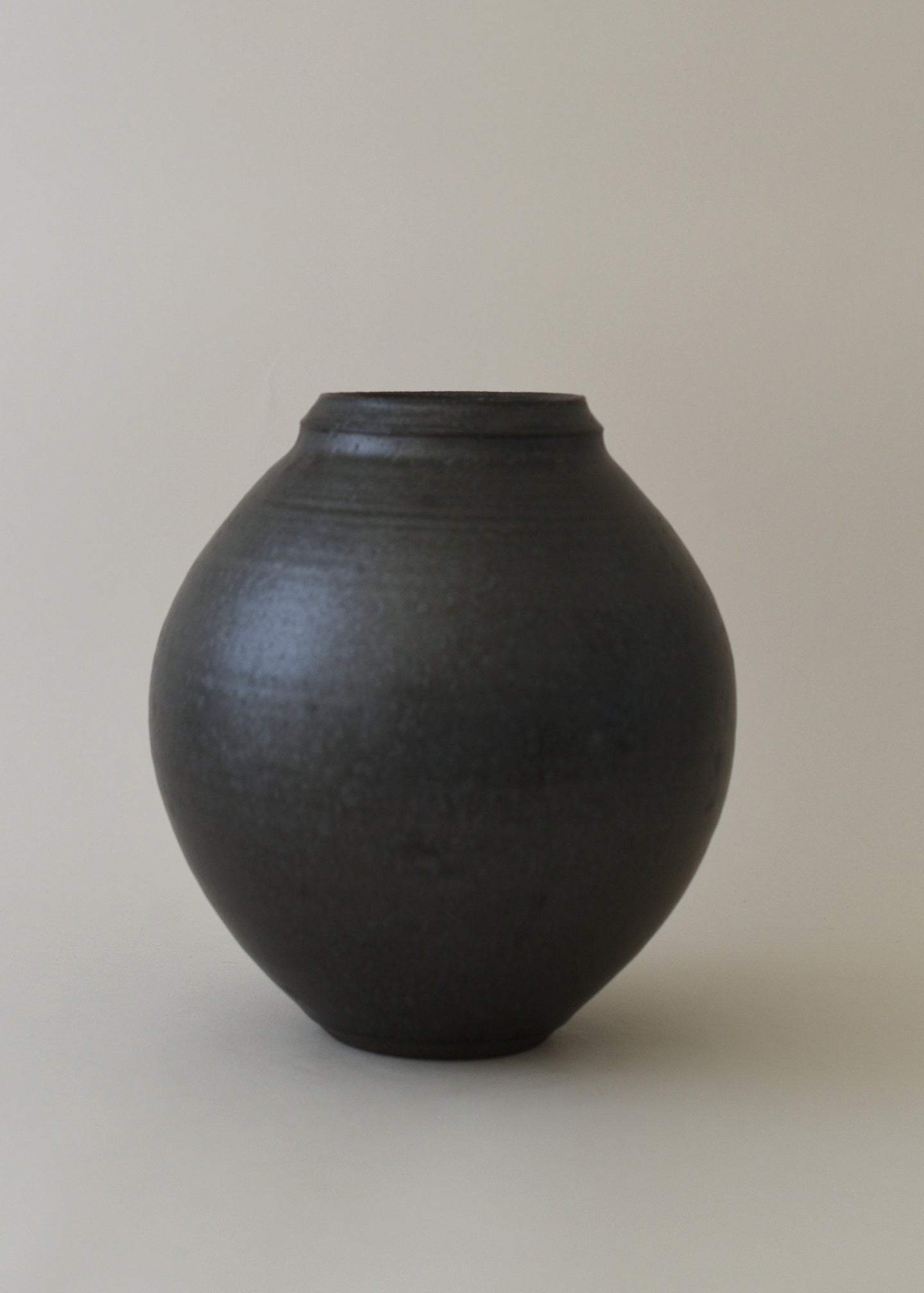 Round Vase Series in Iron - Victoria Morris Pottery