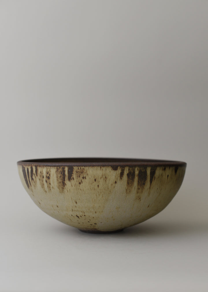 Essential Rounded Serving Bowl in Live Oak - Victoria Morris Pottery