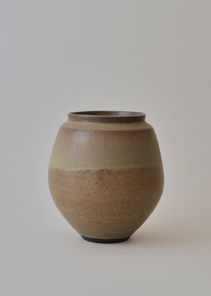 Low Poppy Vase in Hazel - Victoria Morris Pottery