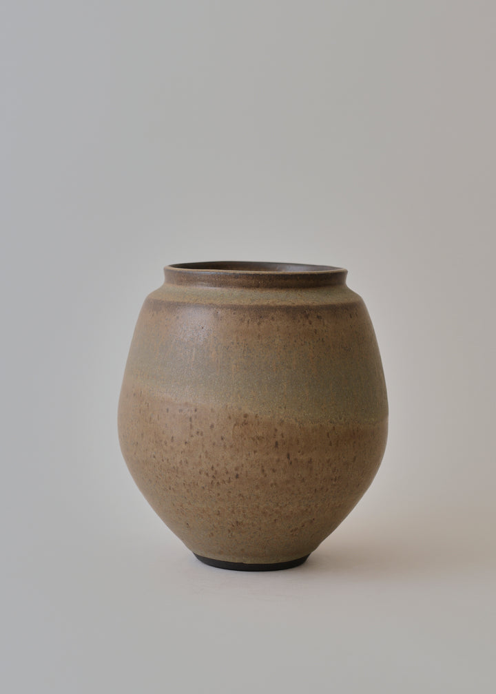 Low Poppy Vase in Hazel - Victoria Morris Pottery