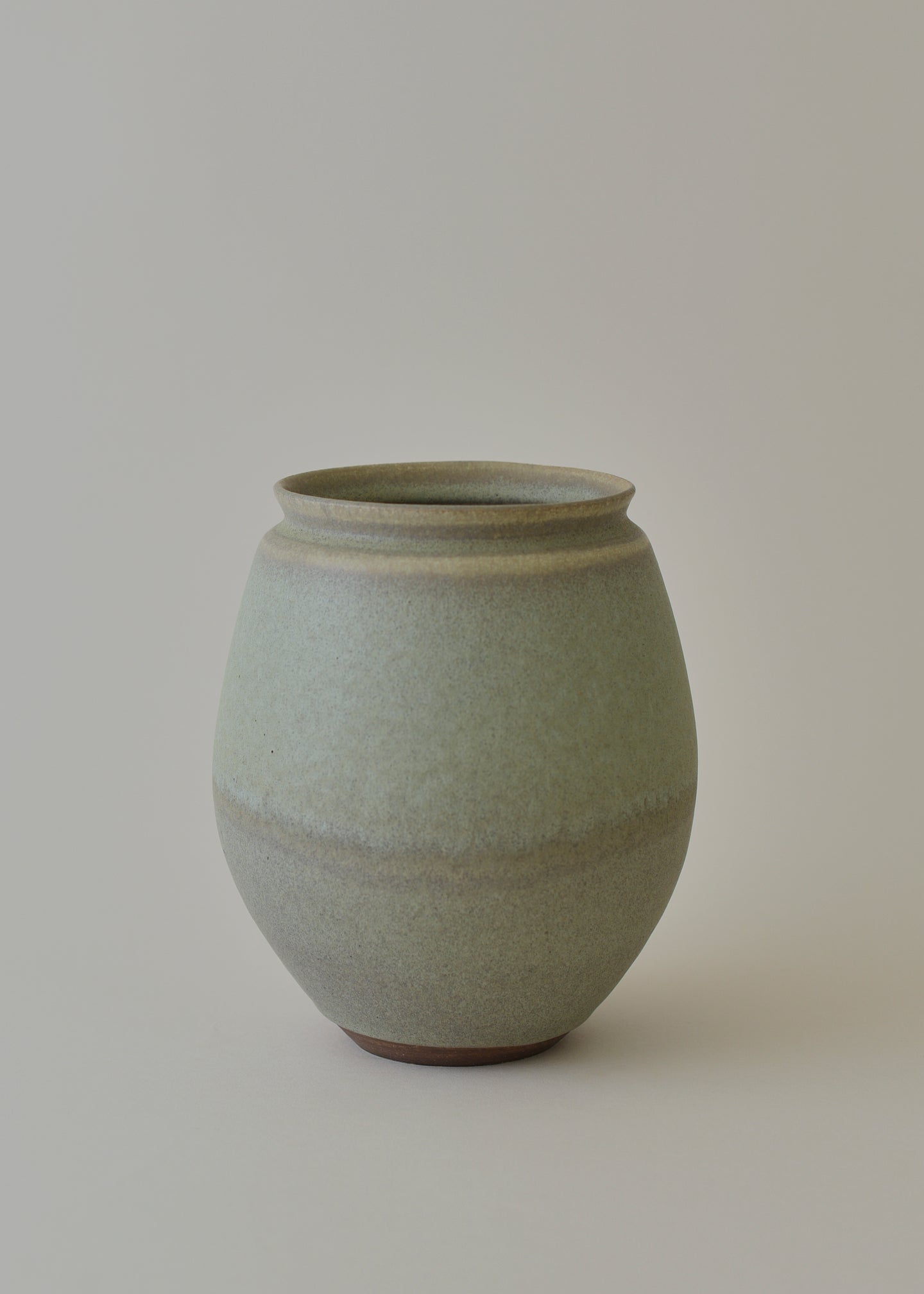 Low Poppy Vase in Mineral - Victoria Morris Pottery