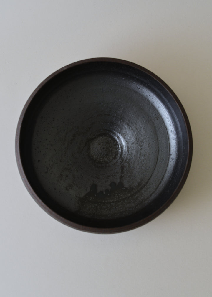 Low Lucy Bowl in Iron Black - Victoria Morris Pottery