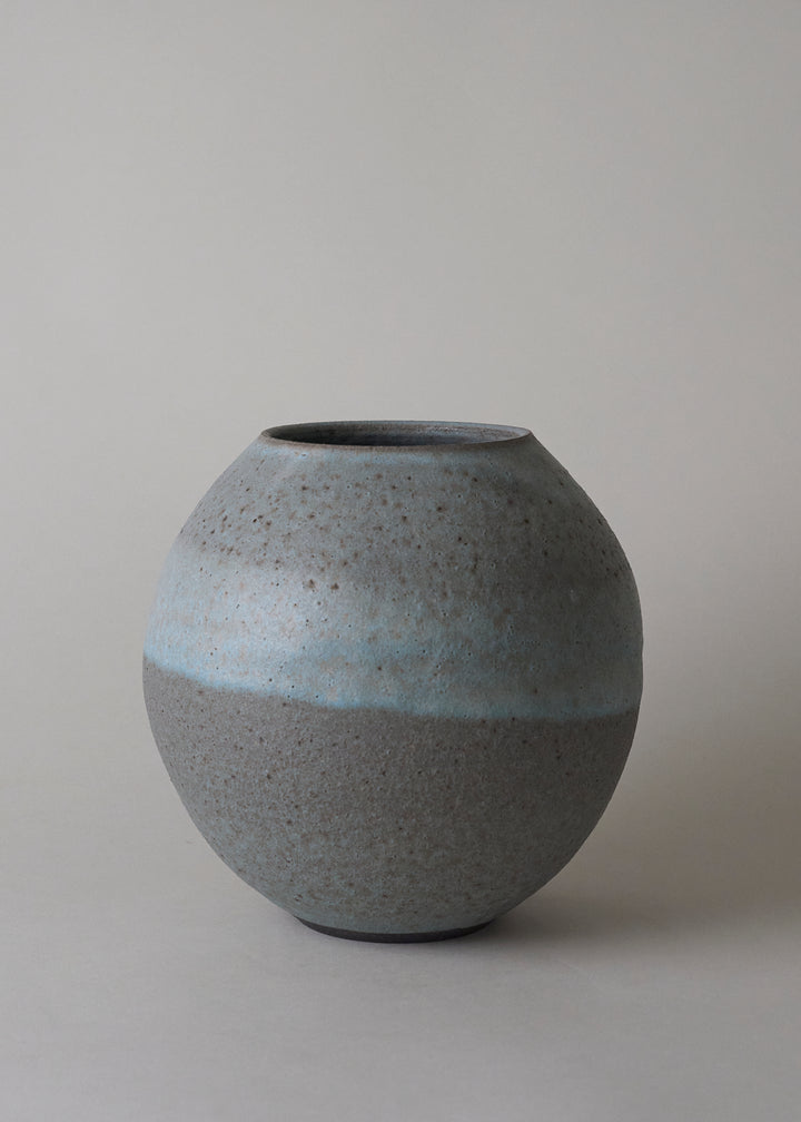 Maru Vase in Pool - Victoria Morris Pottery