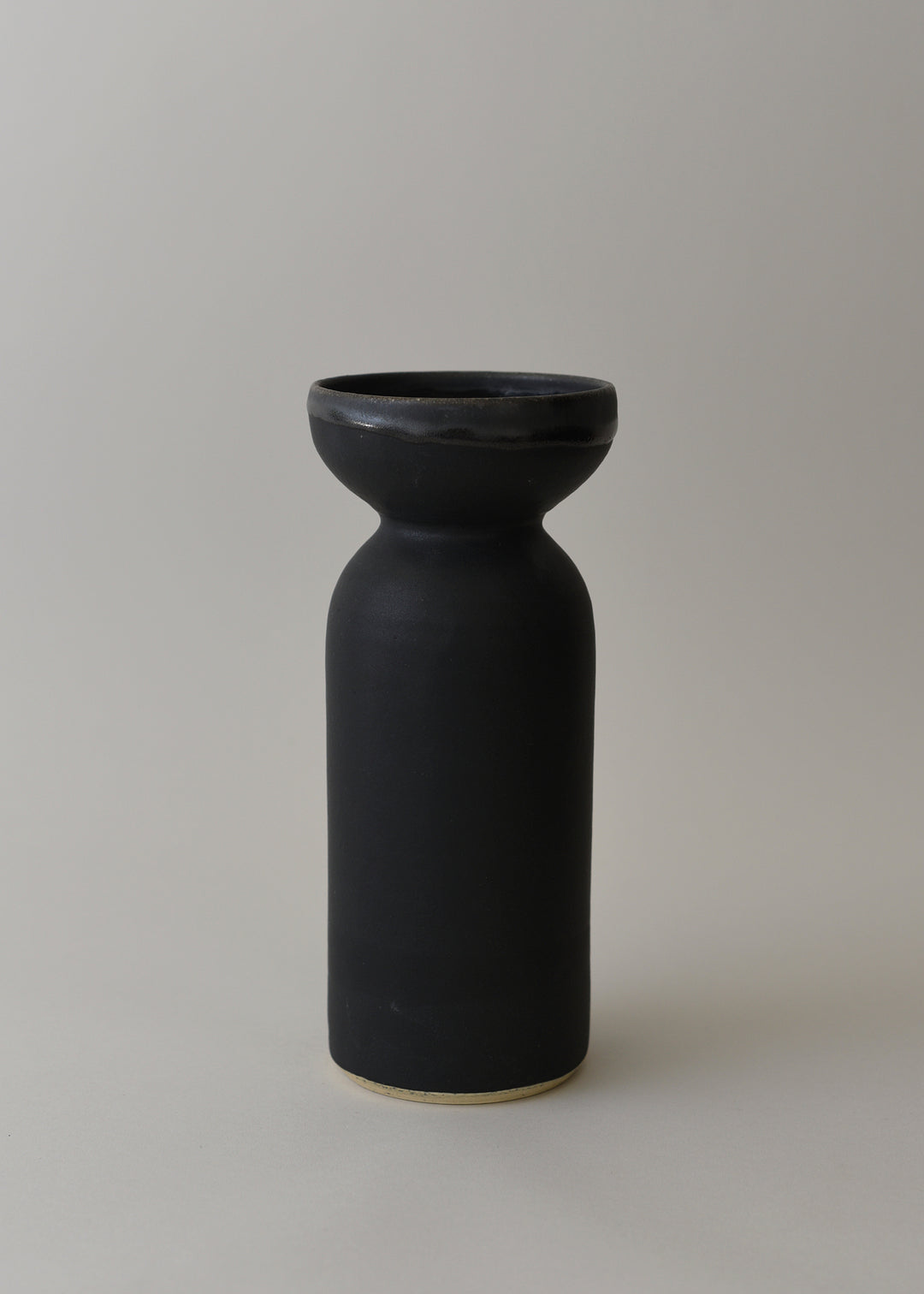 Medium Oko Vase in Charcoal Stripe - Victoria Morris Pottery