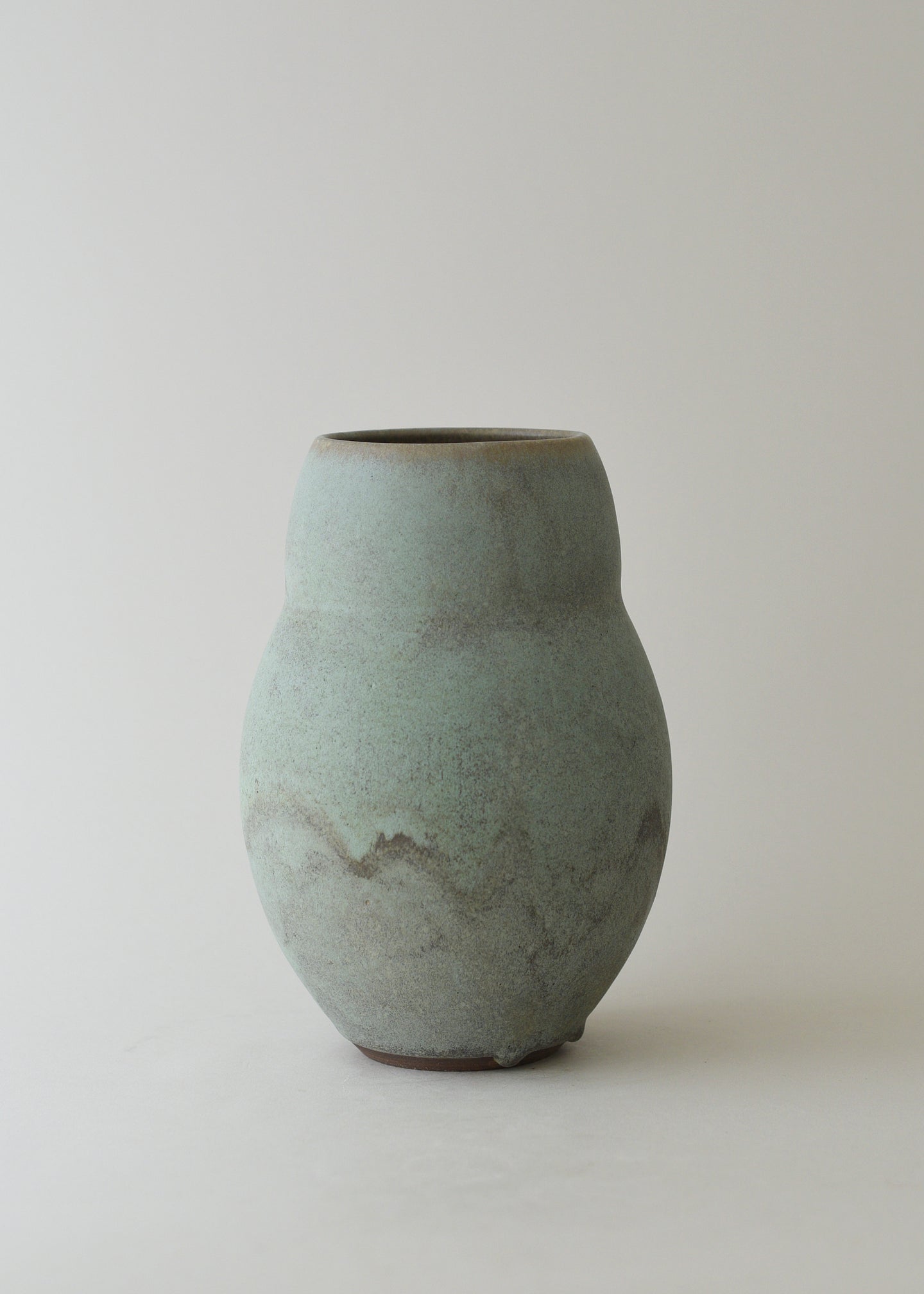 Medium Echo Vase in Mineral - Victoria Morris Pottery