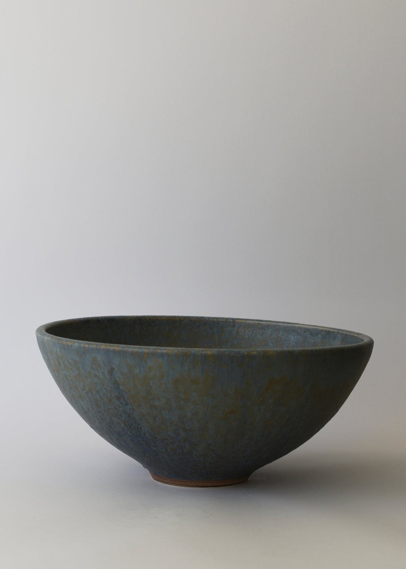 Essential Rounded Serving Bowl in Lake Blue - Victoria Morris Pottery