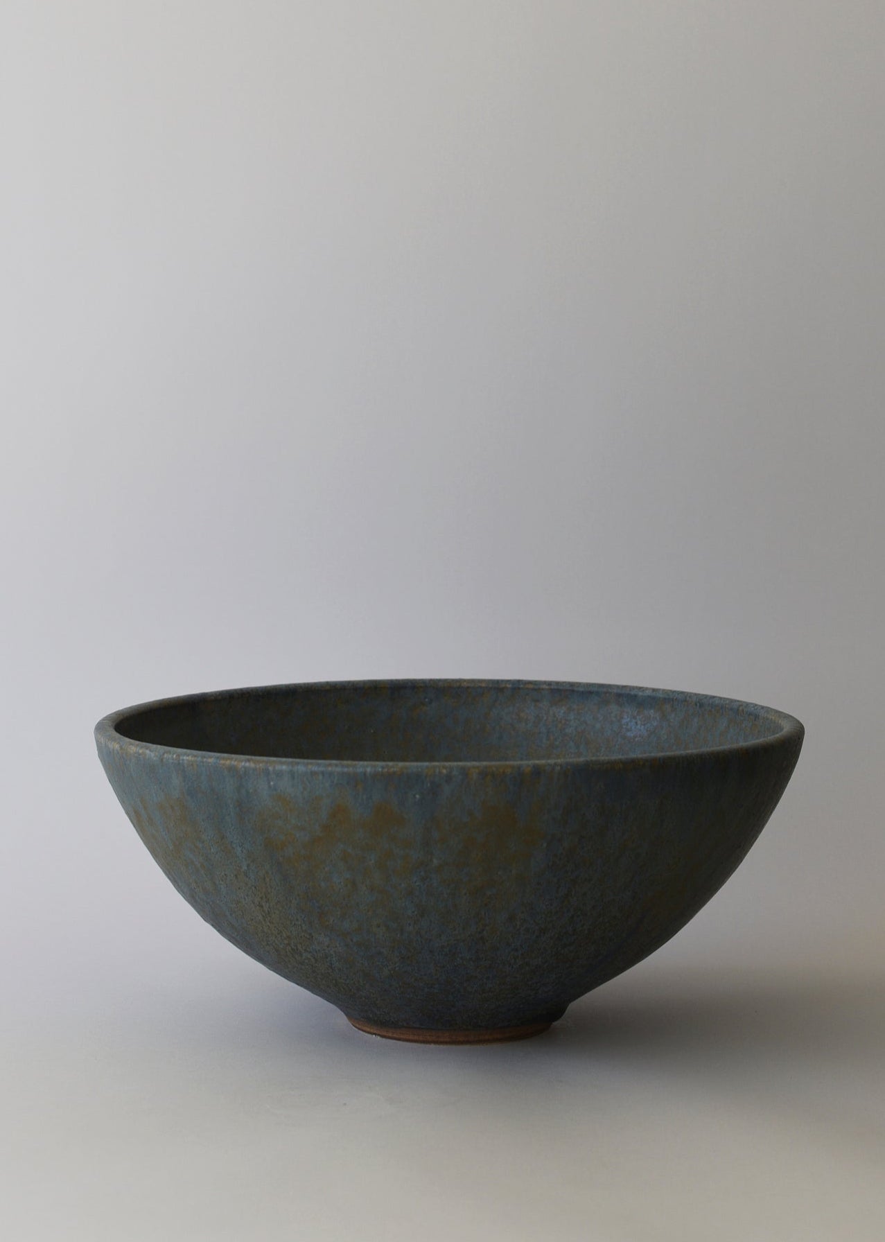 Essential Rounded Serving Bowl in Lake Blue - Victoria Morris Pottery