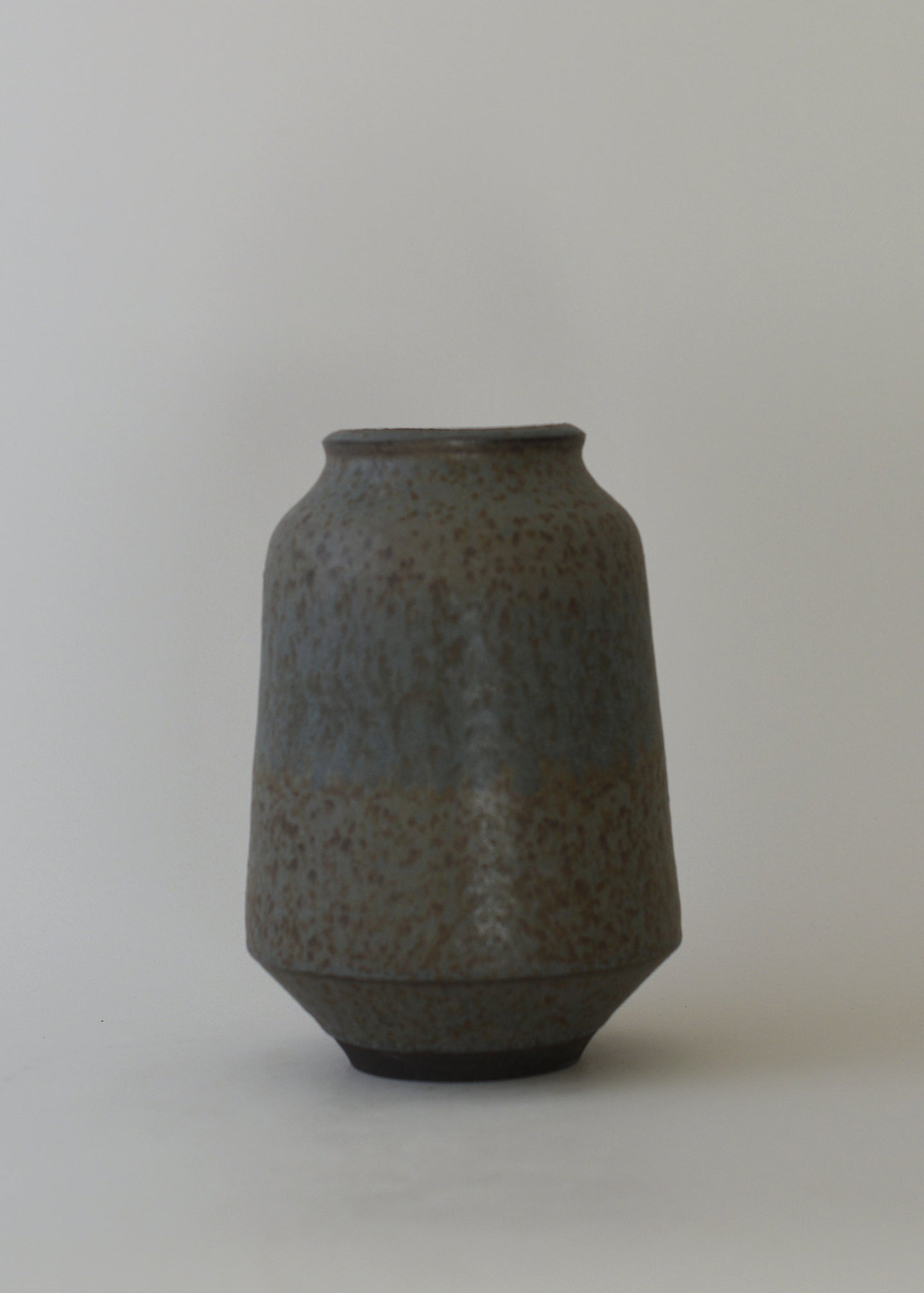 Lucy Series Vase no. 2 in Pond - Victoria Morris Pottery