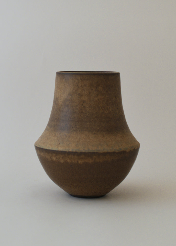 Pueblo Vase in Hazel - Victoria Morris Pottery