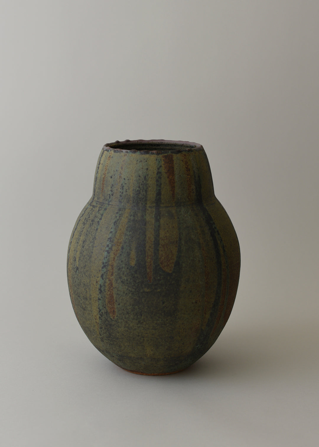 Echo Vase in Lichen - Victoria Morris Pottery