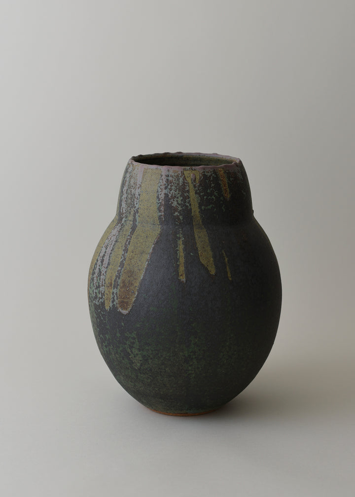 Echo Vase in Lichen - Victoria Morris Pottery