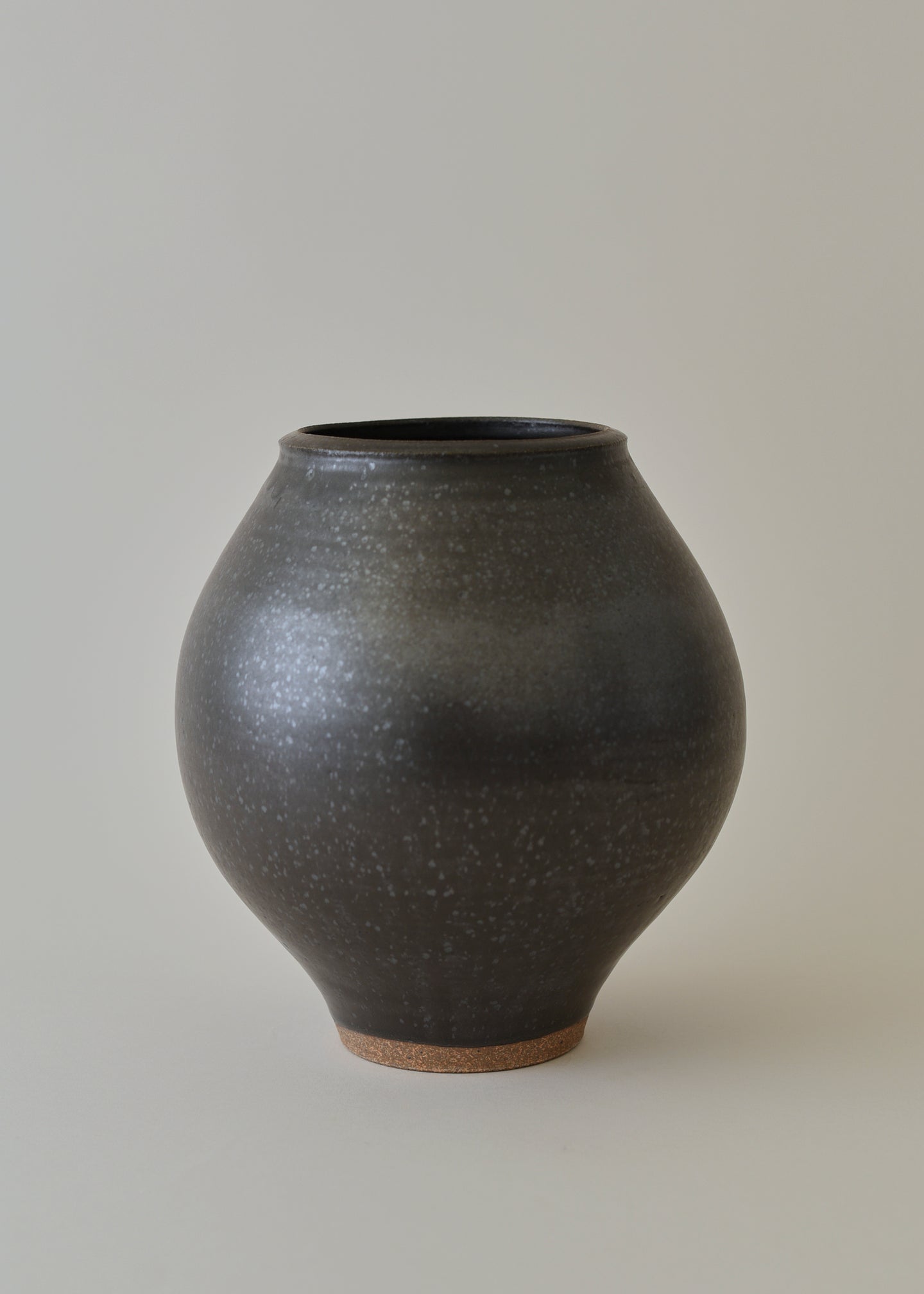 Orb Series Vase in Iron Black - Victoria Morris Pottery