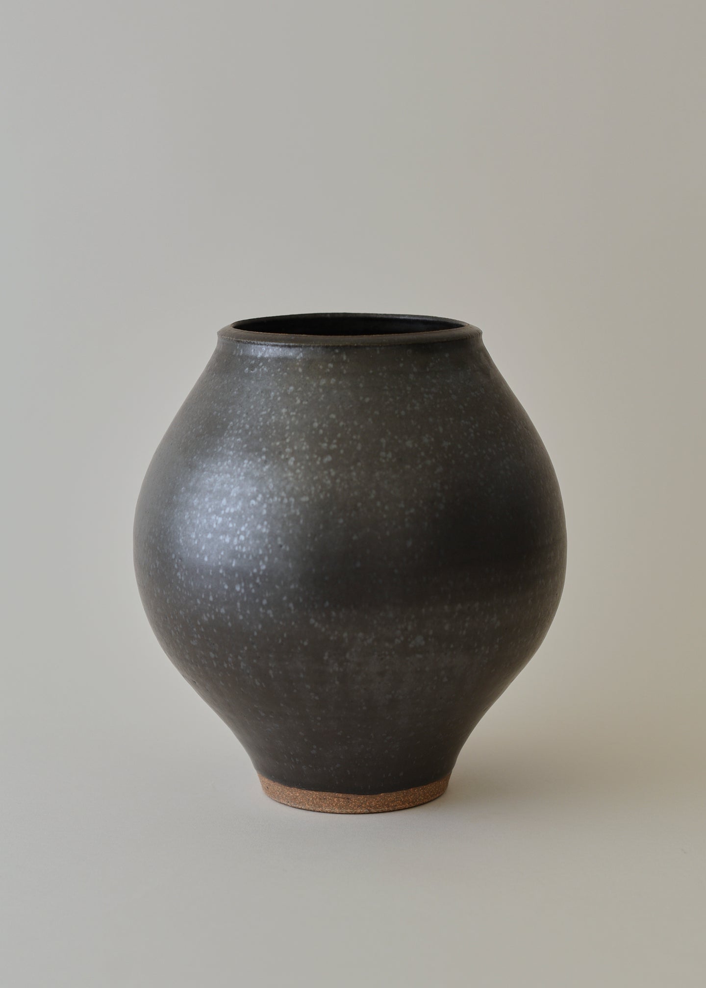 Orb Series Vase in Iron Black - Victoria Morris Pottery
