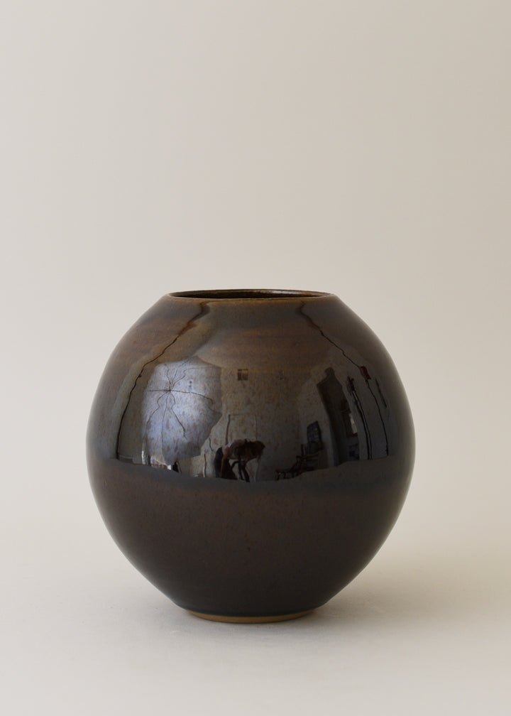Orb Vase in Amber - Victoria Morris Pottery