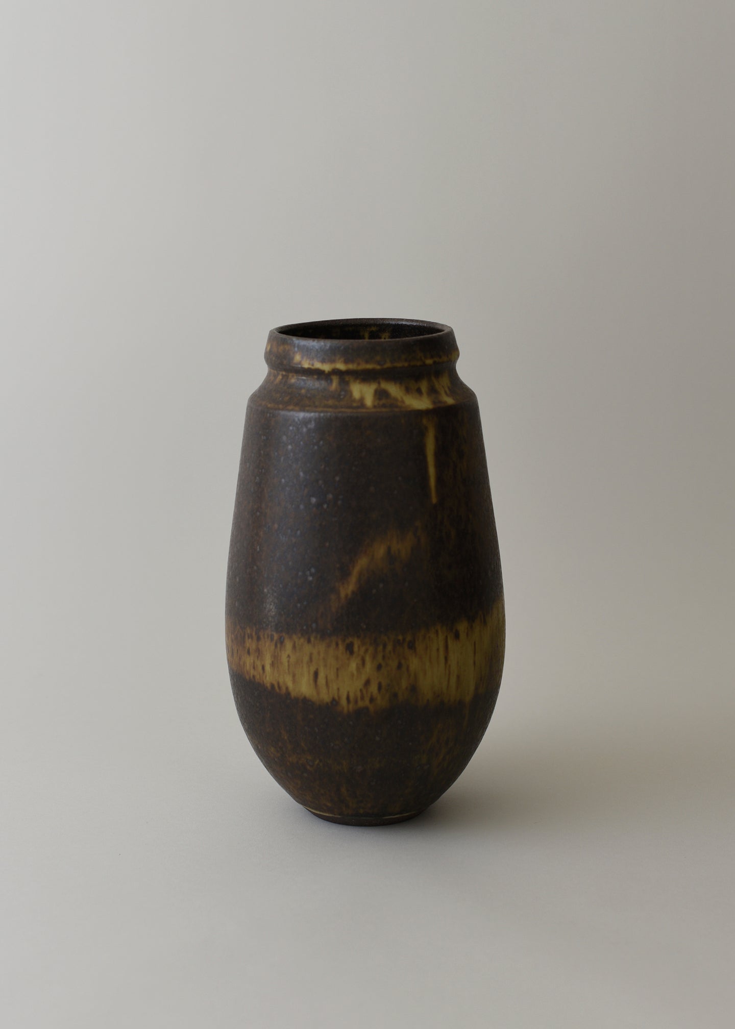 Poppy Series Vase in Live Oak - Victoria Morris Pottery