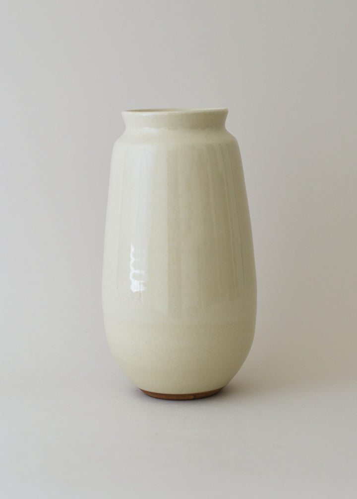 Poppy Vase in Bone - Victoria Morris Pottery