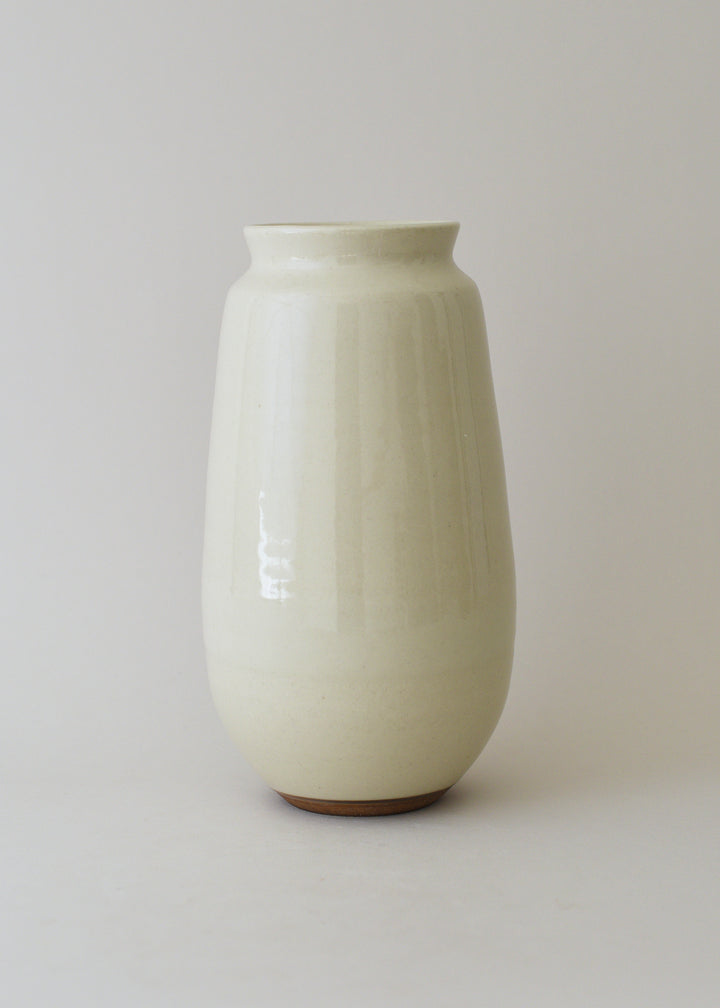 Poppy Vase in Bone - Victoria Morris Pottery
