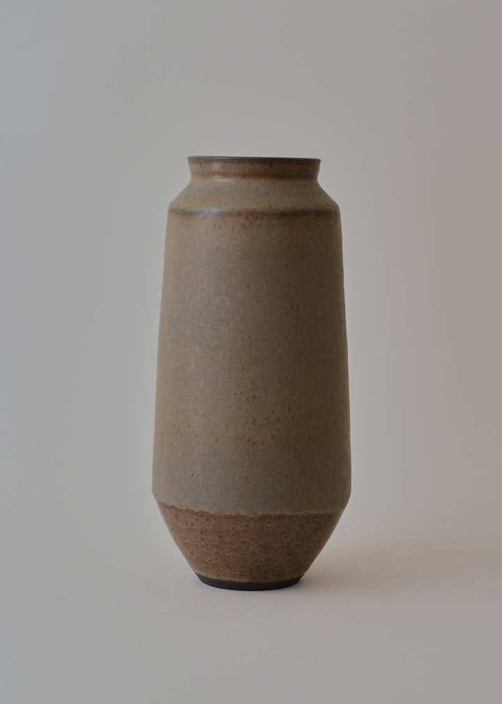 Poppy Series Vase in Hazel - Victoria Morris Pottery