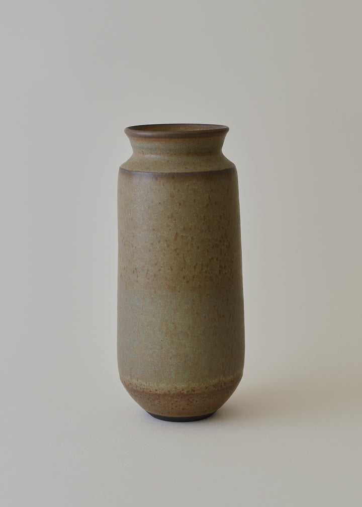 Poppy Series Vase in Hazel - Victoria Morris Pottery