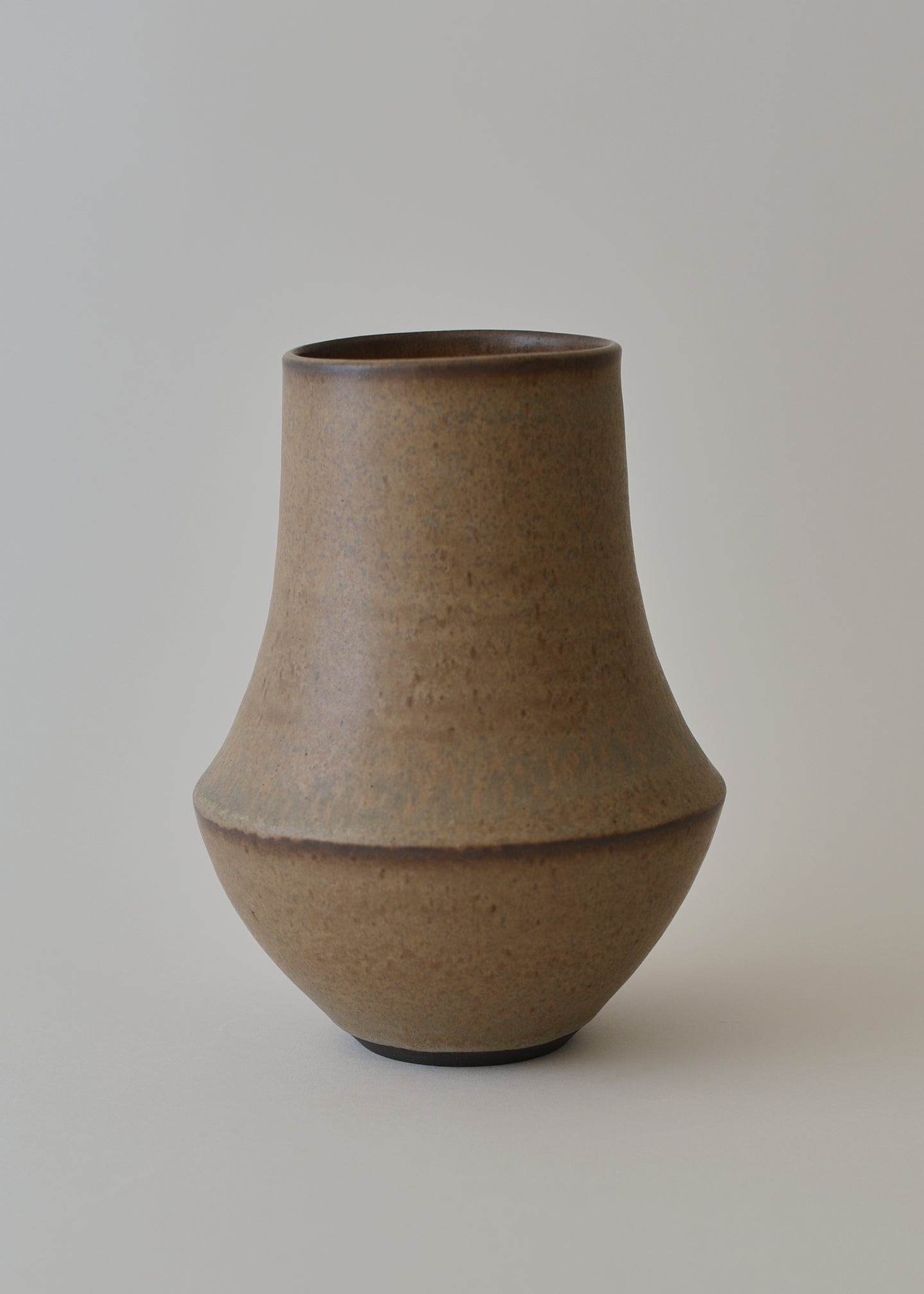 Pueblo Vase in Hazel - Victoria Morris Pottery